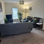 - Town Centre Daire Carrick on Shannon