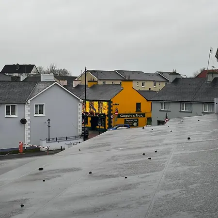 Apartment - Town Centre *