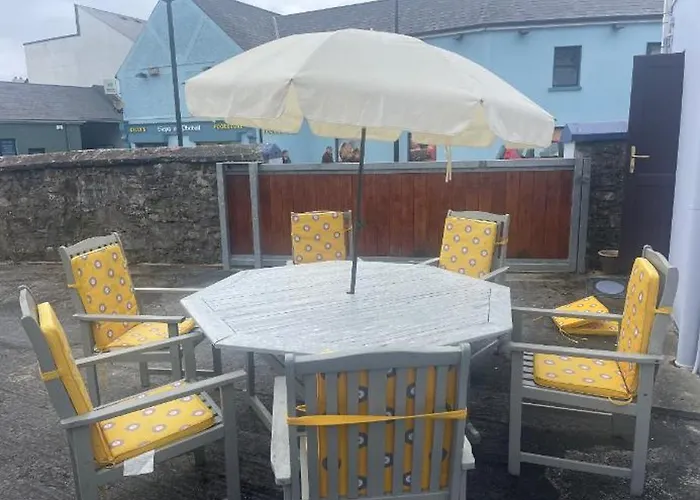 - Town Centre * Carrick on Shannon